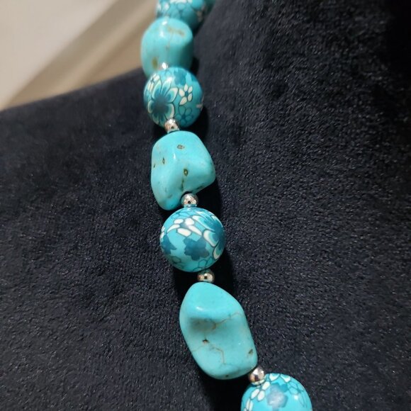 Women Blue Turquoise Gemstone Silver Beaded Necklace with Lobster Clasp - Picture 5 of 6